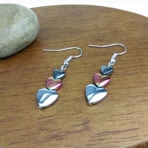 NWT Adorable Boho Hematite Heart Silver Hook Earrings!